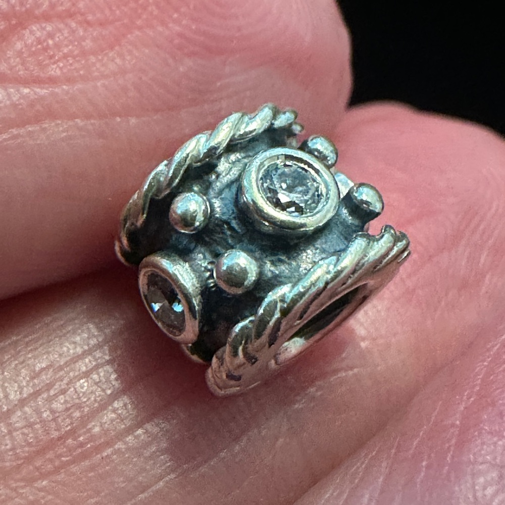 Pandora retired Oxy Crown sterling silver charm set of 2 with clear CZ - Picture 6 of 9